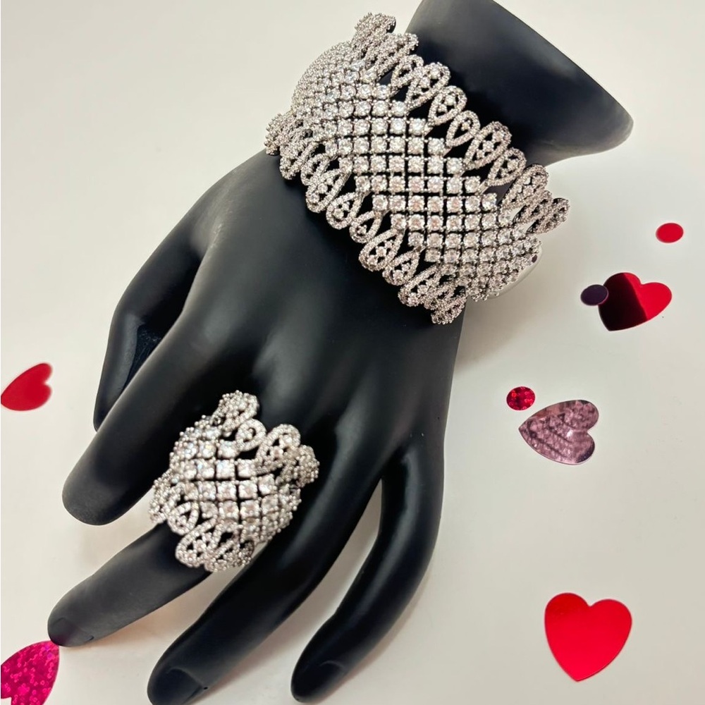 Silver - Picture 2 of 4